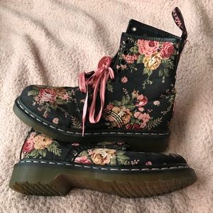 Dr Martens Floral Boots SZ8